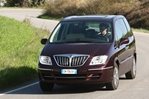 Car specs and fuel consumption for Lancia Phedra Phedra