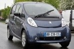 Especificaciones de coches y el consumo de combustible para Peugeot Ion