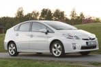 caractéristiques automobiles et la consommation de carburant pour Toyota Prius