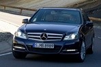 caractéristiques automobiles et la consommation de carburant pour Mercedes C-Class